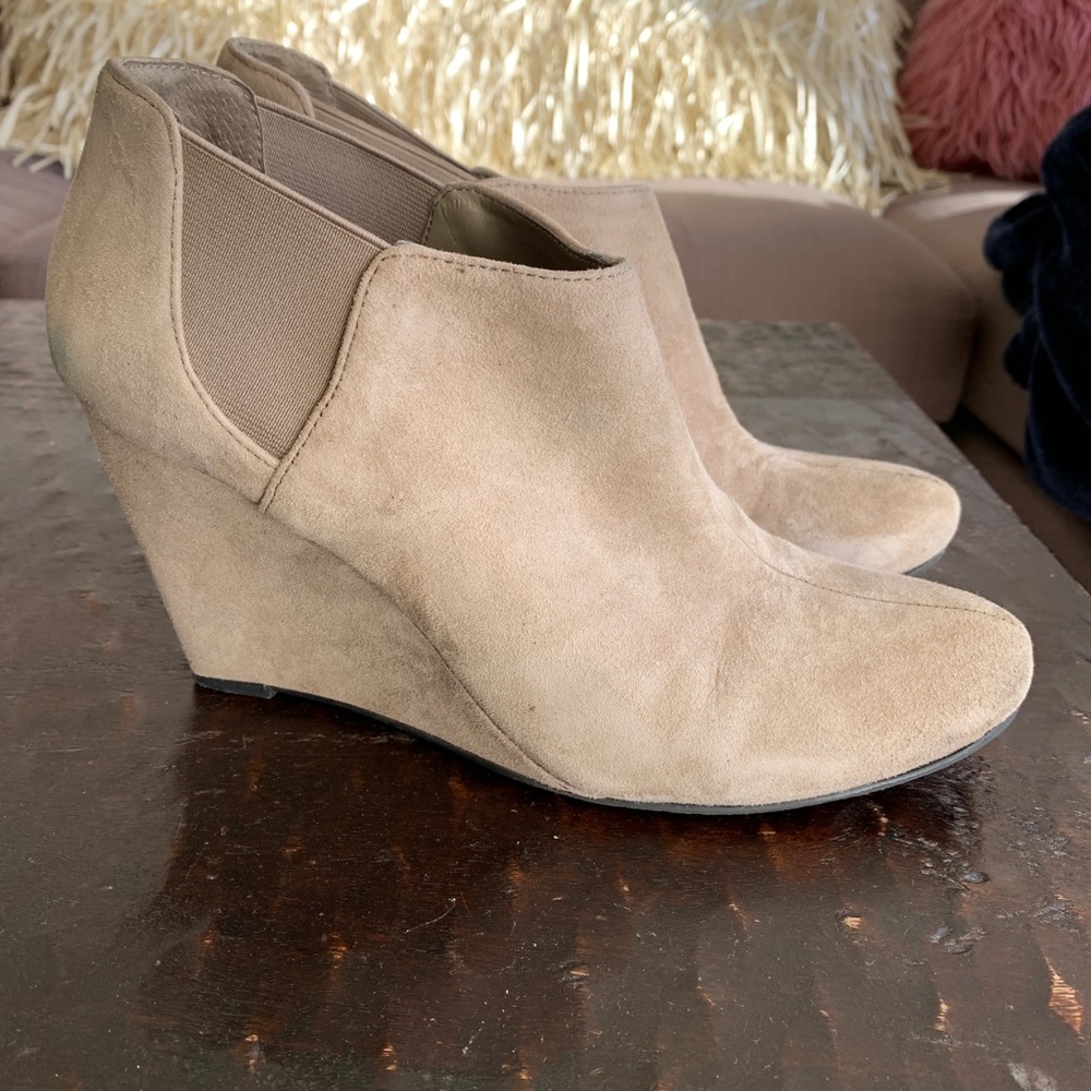 Vince Camuto beige ankle booties